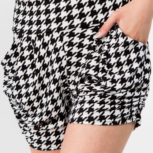 ❤️NWT  BOUTIQUE     HOUNDSTOOTH SHORTS - Picture 1 of 5